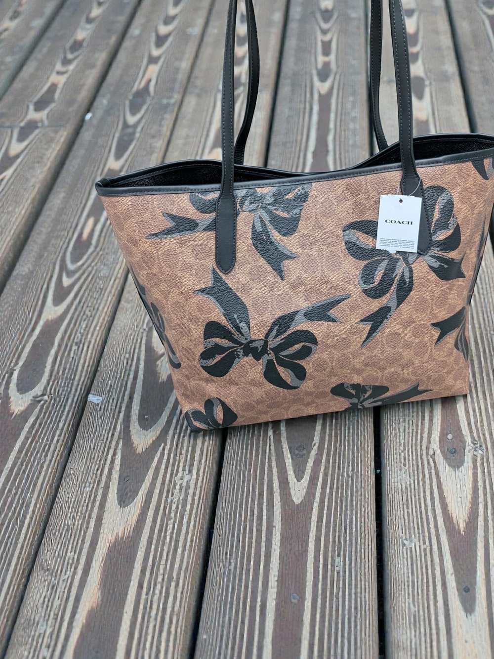 Coach Reversible City Tote Bag in Signature Canvas with Bow Print (NWT) - Picture 4 of 9